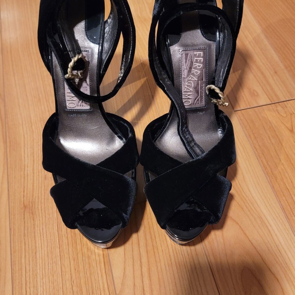 Ferragamo Reverence - Picture 6 of 6